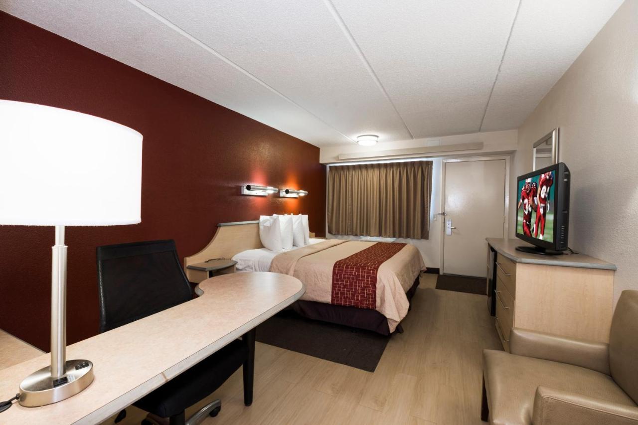 Red Roof Inn Cincinnati Northeast - Blue Ash Exterior foto