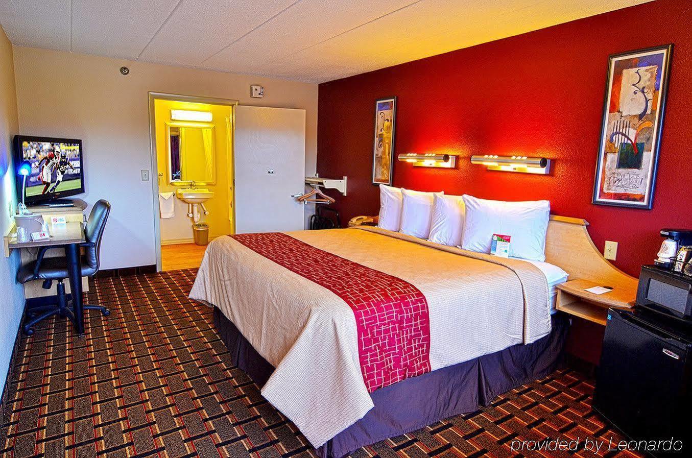 Red Roof Inn Cincinnati Northeast - Blue Ash Exterior foto
